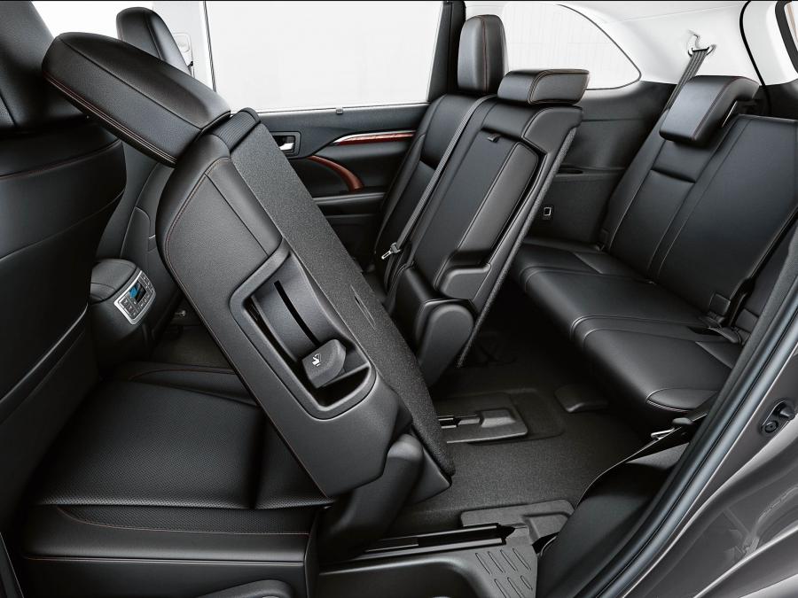  Toyota Highlander 2014 года  (CIS) (фото 19 из 30)